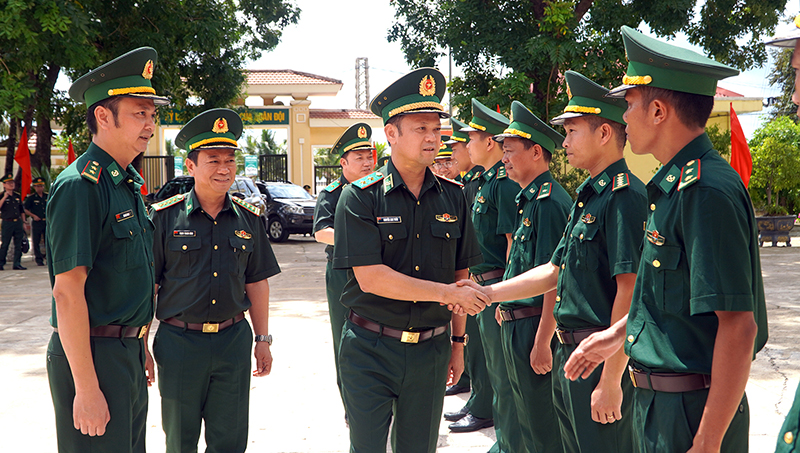 Trung tướng Nguyễn Anh Tuấn, Bí thư Đảng ủy, Chính ủy BĐBP thăm và làm việc tại Đồn Biên phòng Nhật Lệ