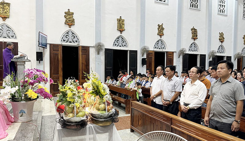 Quang cảnh Thánh lễ cầu nguyện.