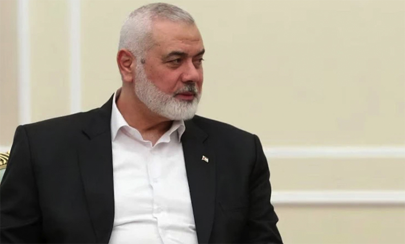 Lãnh đạo cấp cao của Hamas Ismail Haniyeh gặp Tổng thống Iran Masoud Pezeshkian tại Tehran, Iran, ngày 30/7/2024. (Ảnh: Phủ Tổng thống Iran/WANA/Reuters)