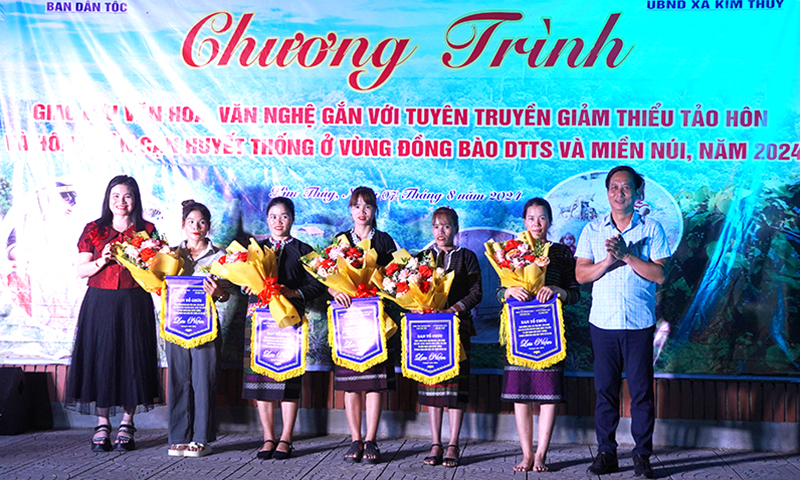 Tuyên truyền giảm thiểu tình trạng tảo hôn và hôn nhân cận huyết thống
