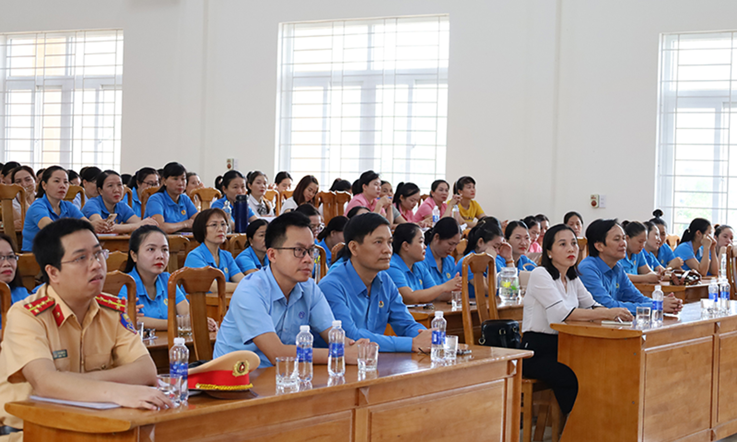 Tuyên truyền chế độ, chính sách, pháp luật cho lao động nữ
