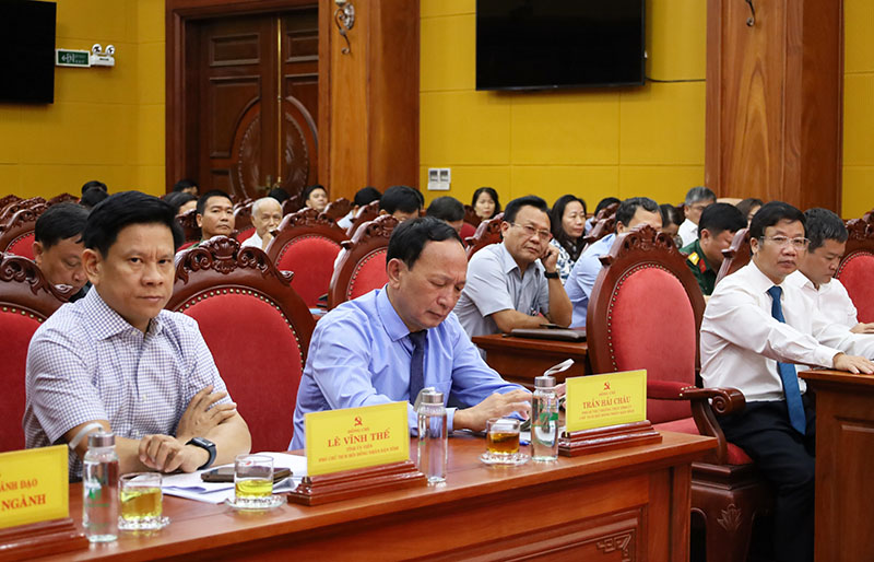 Các đại biểu tham dự hội nghị.