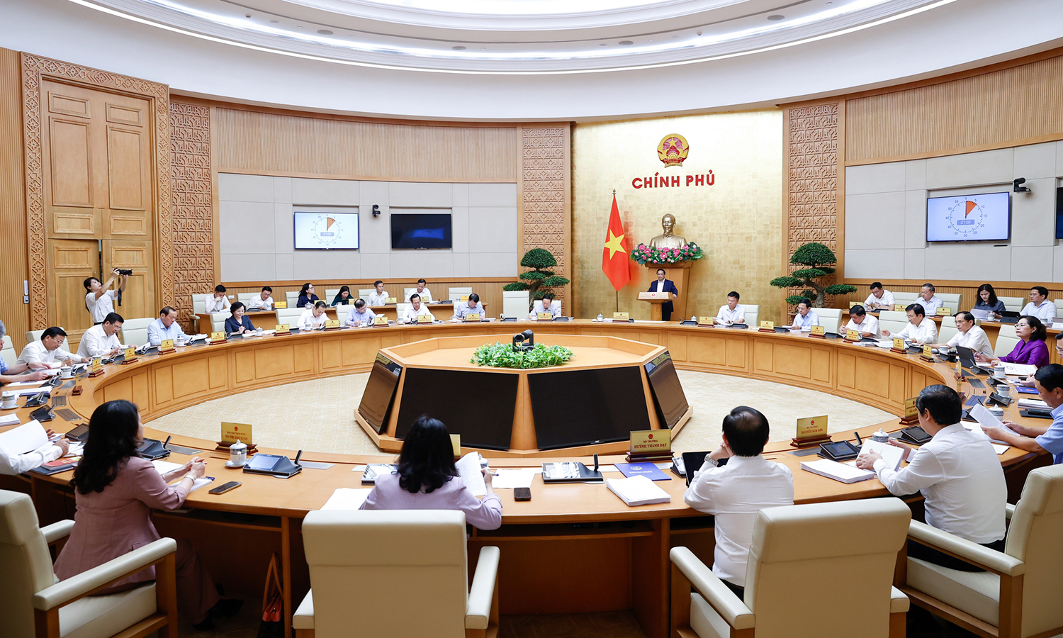 Thủ tướng chủ trì phiên họp Chính phủ thường kỳ tháng 7/2024 với chương trình thảo luận gồm nhiều nội dung quan trọng - Ảnh: VGP/Nhật Bắc