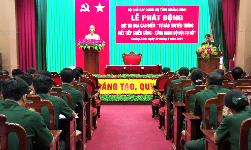 Quang cảnh lễ phát động.