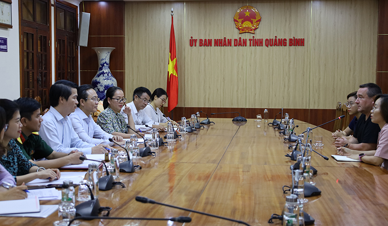 Quang cảnh buổi tiếp xã giao.