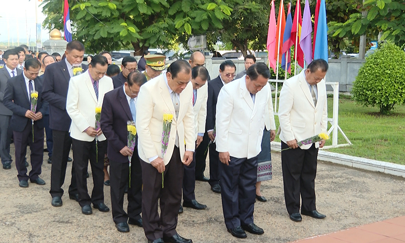 Đoàn đại biểu tỉnh Quảng Bình viếng Tổng Bí thư Nguyễn Phú Trọng.