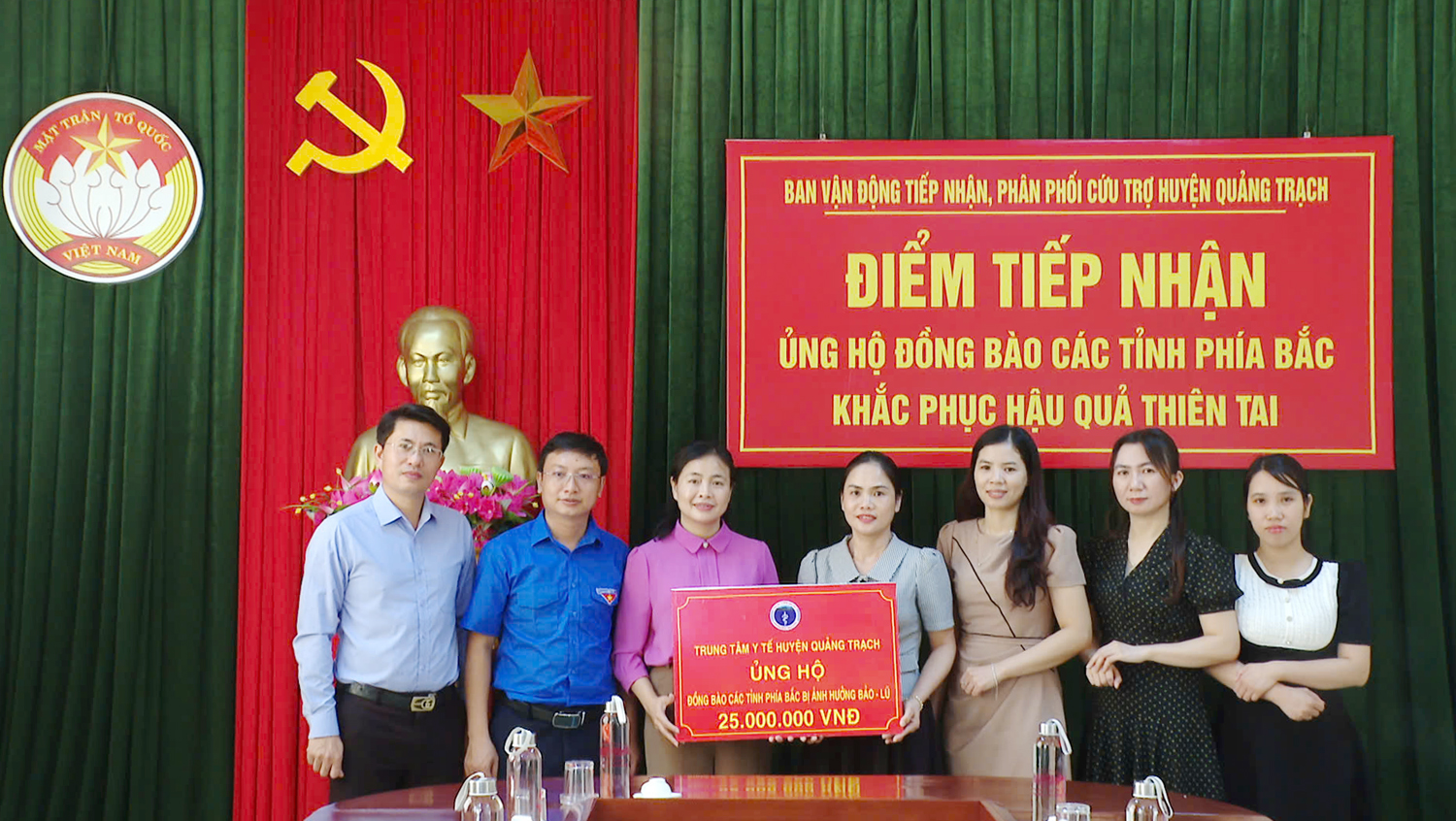Ngành Y tế quyên góp hơn 730 triệu đồng ủng hộ đồng bào các tỉnh phía Bắc
