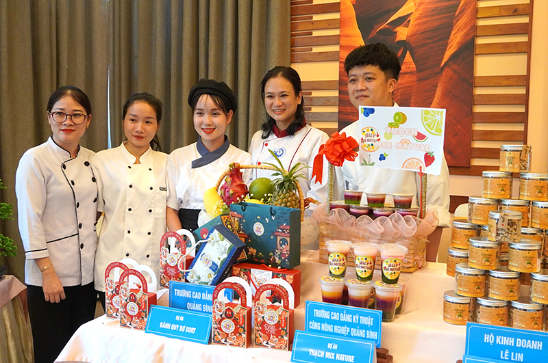 Nhiều bạn trẻ tham gia khởi nghiệp với các ý tưởng mới.