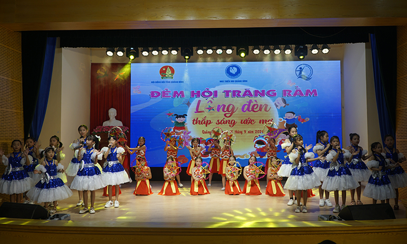 Tiết mục biểu diễn văn nghệ tại Chương trình “Đêm hội trăng rằm - Lồng đèn thắp sáng ước mơ” Tết Trung thu năm 2024