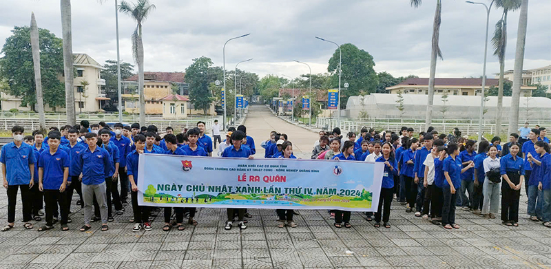 Các cơ sở Đoàn trực thuộc Đoàn Khối các cơ quan tỉnh ra quân hưởng ứng Ngày Chủ nhật xanh lần thứ 4, năm 2024.