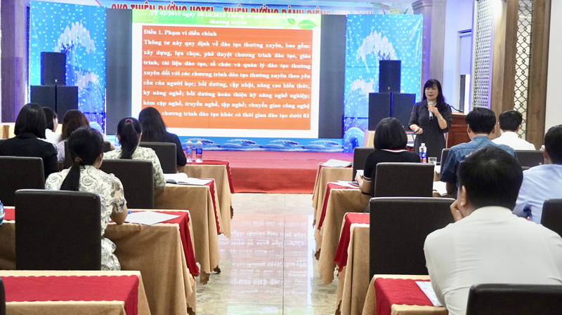 Bồi dưỡng kiến thức về pháp luật giáo dục nghề nghiệp