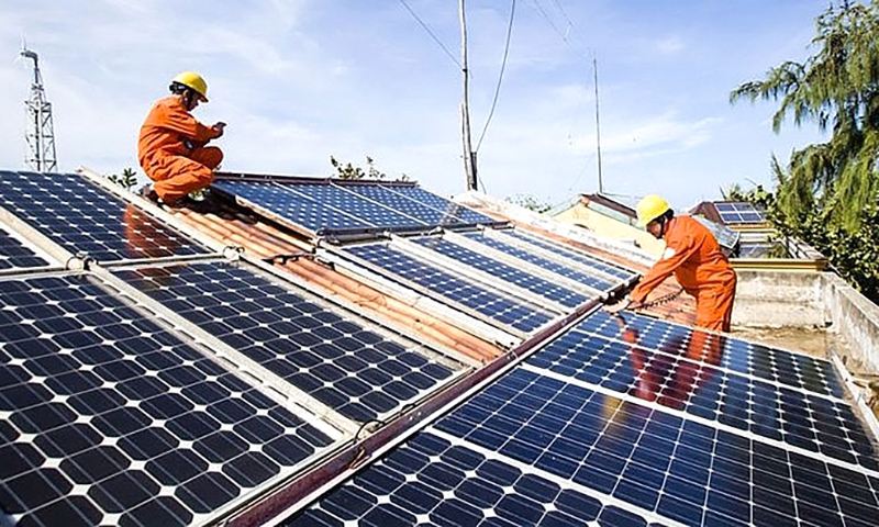 Nhiều chính sách khuyến khích phát triển điện mặt trời mái nhà tự sản xuất, tự tiêu thụ
