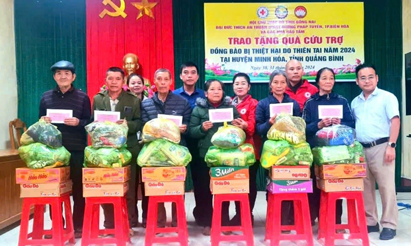 Hội Chữ thập đỏ tỉnh Đồng Nai hỗ trợ người dân vùng ngập lụt