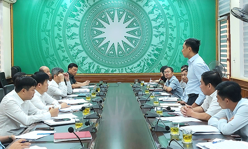 Đại diện lãnh đạo Sở Nông nghiệp và Phát triển nông thôn phát biểu tại hội nghị.
