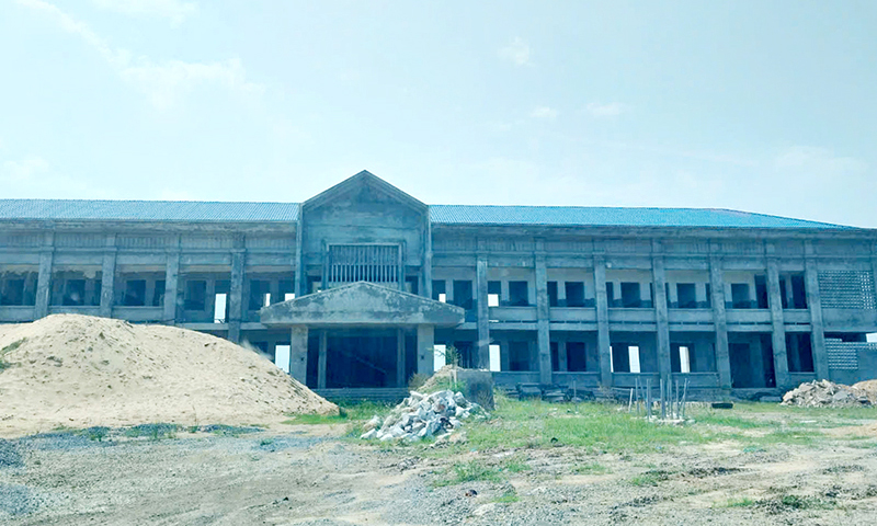 Trụ sở phường chưa hoàn thiện do chờ mặt bằng?