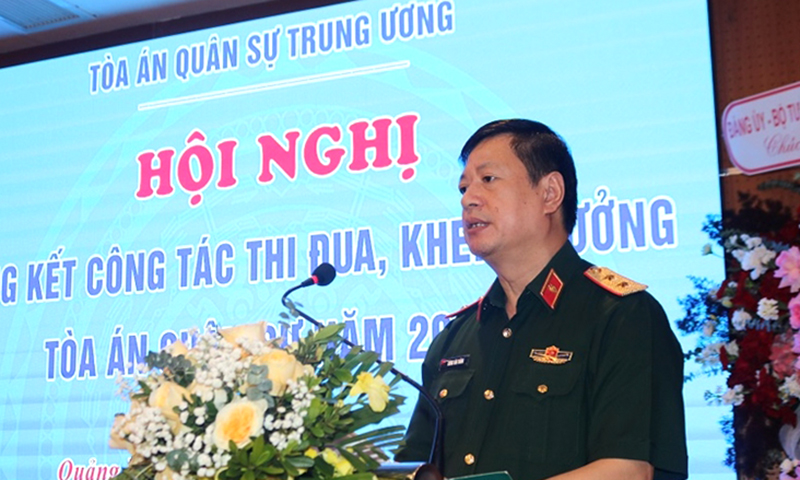 Trung tướng Dương Văn Thăng phát biểu chỉ đạo hội nghị. 