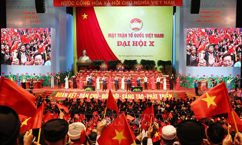 Chương trình biểu diễn nghệ thuật chào mừng tại phiên khai mạc đại hội X MTTQVN. Ảnh: TTXVN
