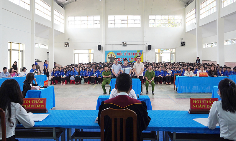 Phiên tòa giả định về phòng, chống ma túy học đường, vi phạm an toàn giao thông