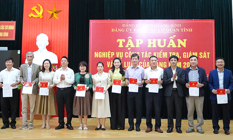 Bế giảng lớp tập huấn nghiệp vụ công tác kiểm tra, giám sát và kỷ luật của Đảng