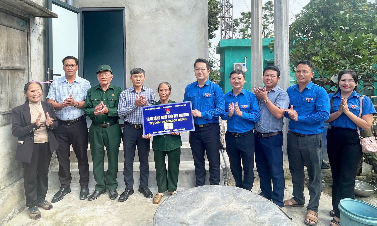 Trao "Ngôi nhà yêu thương" cho gia đình cựu thanh niên xung phong