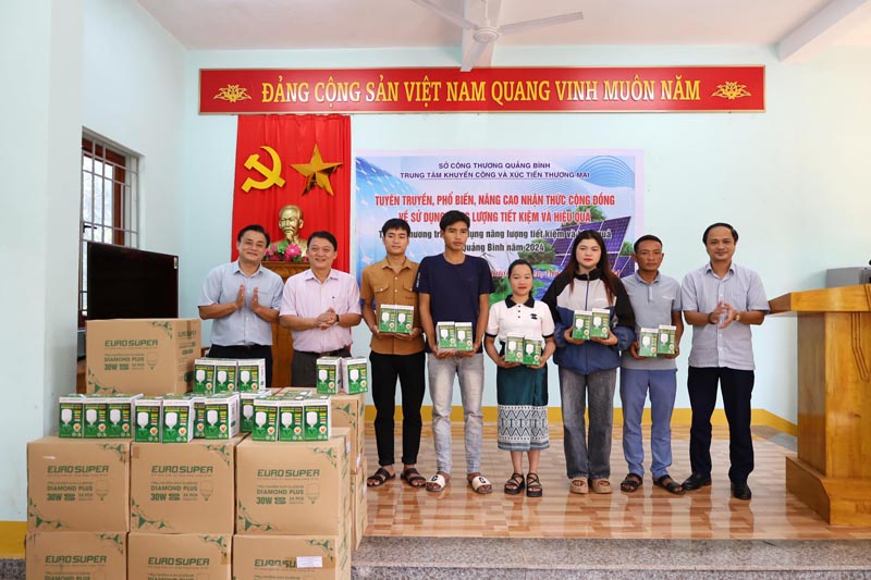 Trung tâm Khuyến công và Xúc tiến thương mại Quảng Bình