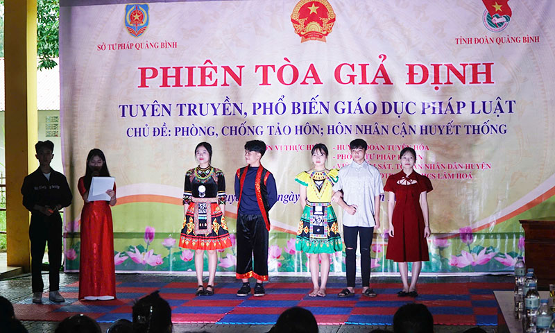 Tiểu phẩm mô phỏng vụ án.