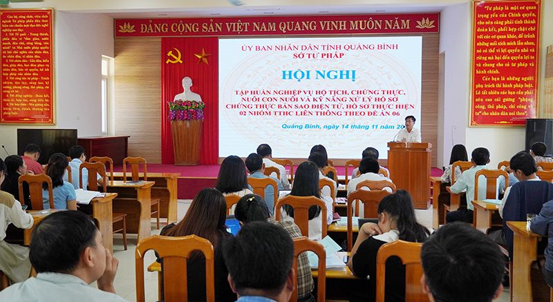 Quang cảnh buổi tập huấn.