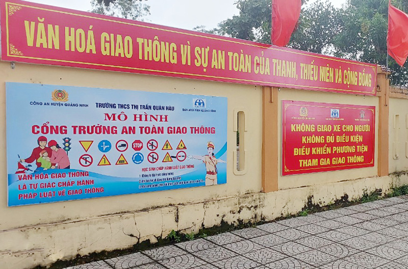 Mô hình 'Cổng trường ATGT' tại Trường THCS thị trấn Quán Hàu