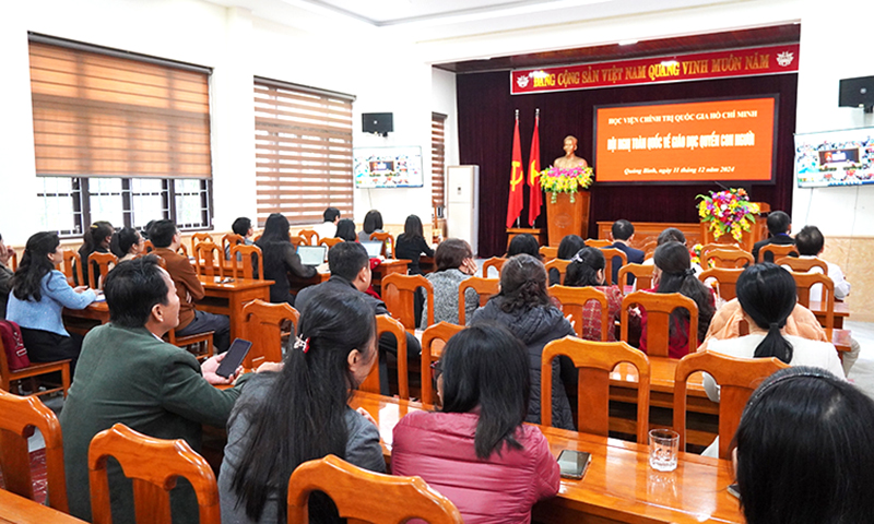 Triển khai đồng bộ cơ chế, chính sách, pháp luật bảo vệ quyền con người