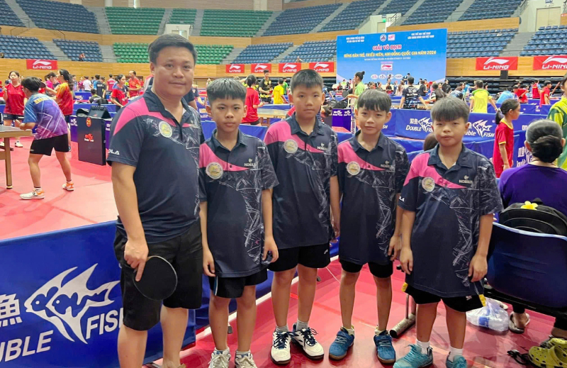 Người bác sĩ yêu nghề... lại mê bóng bàn