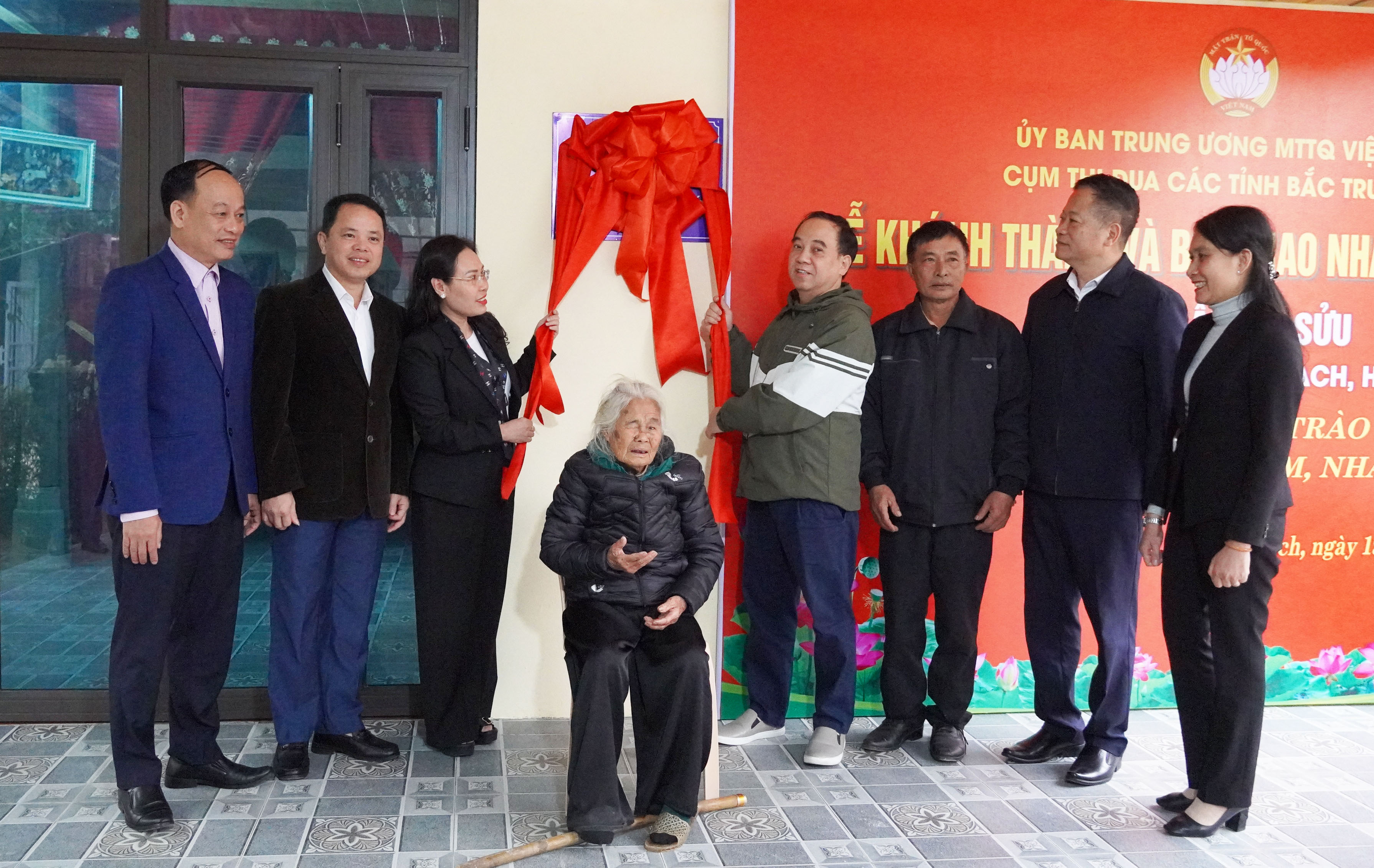 Khánh thành và bàn giao nhà "Đại đoàn kết"