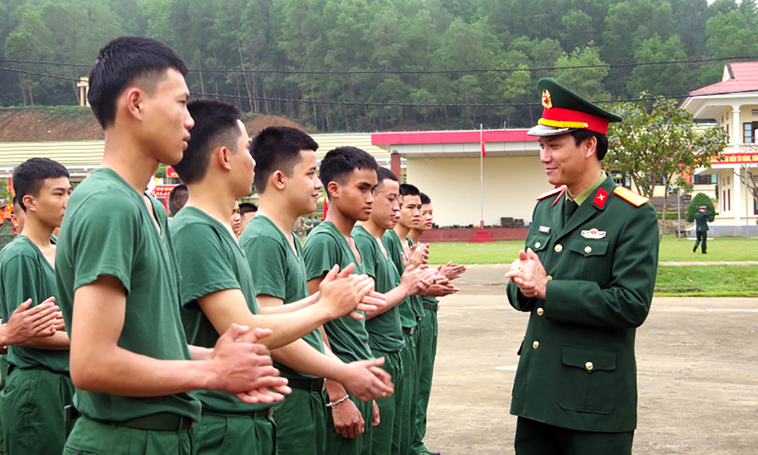 Kế tục xứng đáng truyền thống quân đội, xây dựng lực lượng vũ trang tỉnh vững mạnh về chính trị