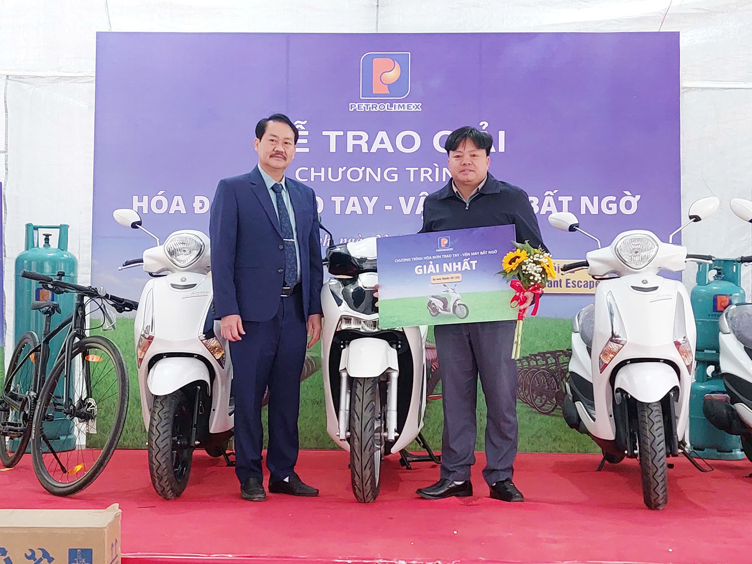 Trao giải "Hóa đơn trao tay-vận may bất ngờ"