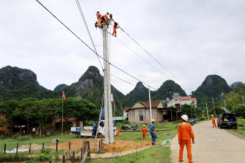 Hệ thống lưới điện ở Minh Hóa ngày càng được đầu tư nâng cấp.