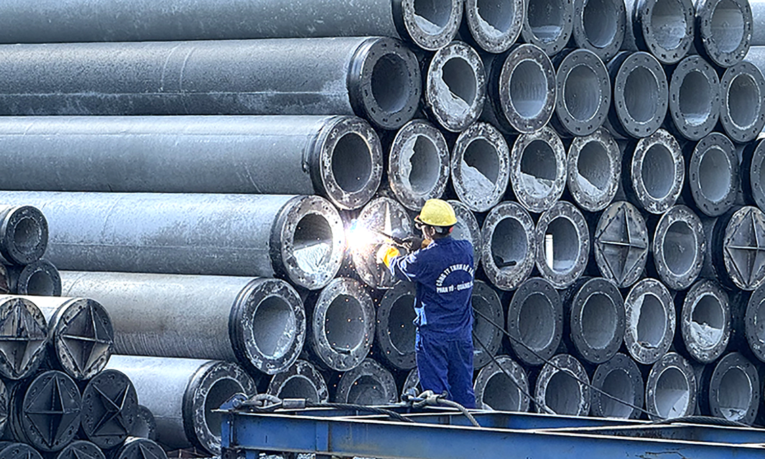 Hoạt động sản xuất, kinh doanh phục hồi đã đóng góp tích cực cho nguồn thu ngân sách của tỉnh.