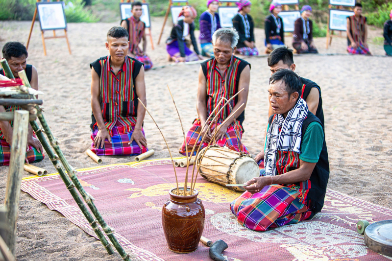Bảo tồn, phát huy giá trị văn hóa truyền thống các dân tộc thiểu số, góp phần phát triển du lịch bền vững.  