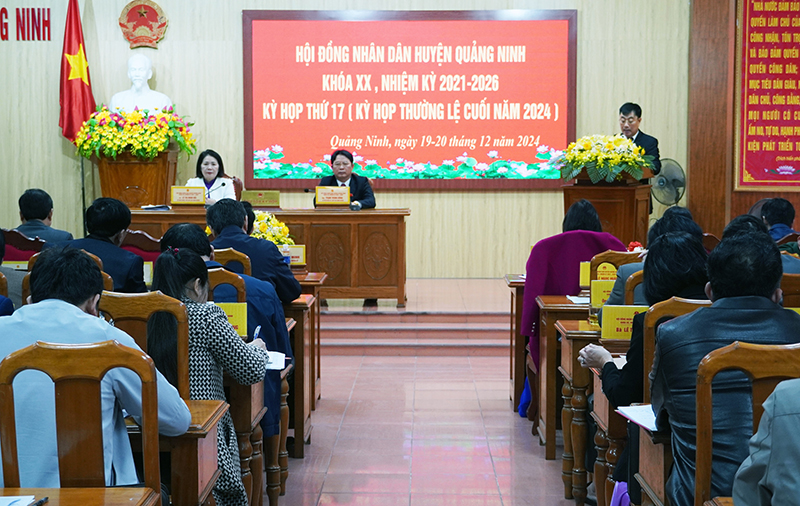 Quang cảnh kỳ họp.