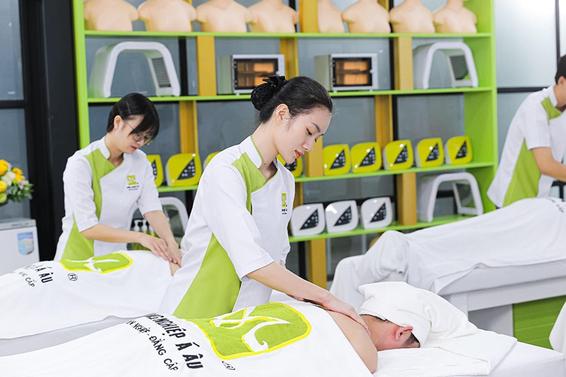 Ngành spa rất phù hợp với các bạn nữ vì tính mới lạ, năng động và thú vị.