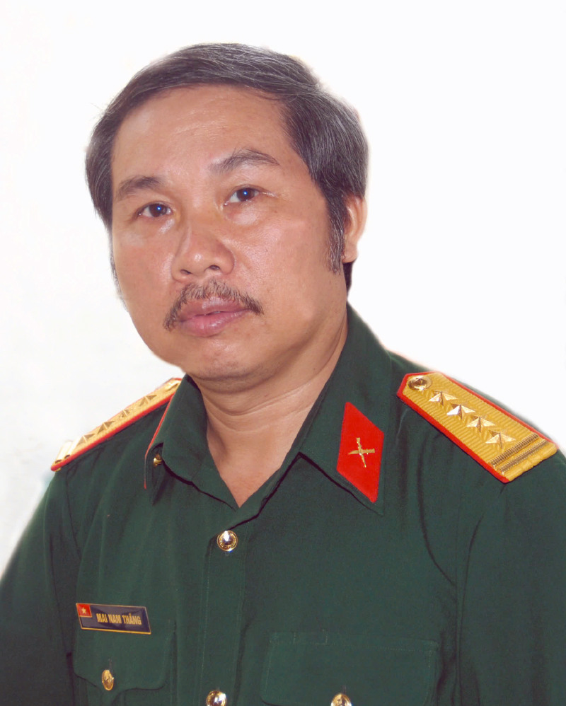 Nhà thơ, đại tá Mai Nam Thắng. 