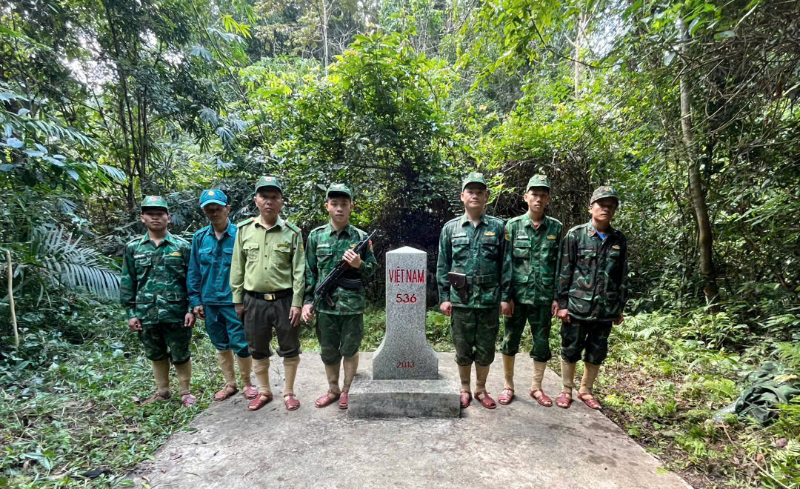 Đồng bào dân tộc thiểu số ở Minh Hóa hăng hái, tự hào tham gia tuần tra đường biên, mốc quốc giới.