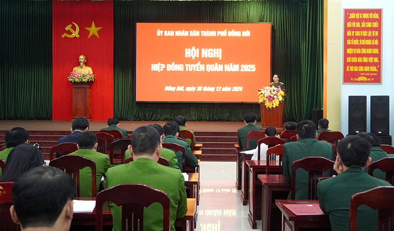 Đại diện đơn vị nhận quân phát biểu.