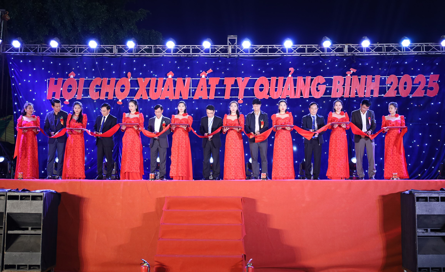 Hơn 200 gian hàng tham gia hội chợ Xuân Ất Tỵ Quảng Bình 2025