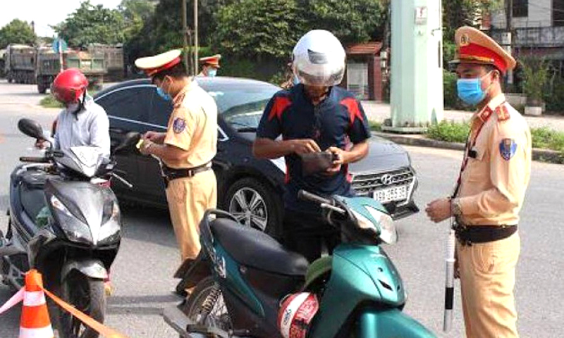 Mức phạt người điều khiển xe máy vi phạm quy tắc giao thông đường bộ theo Nghị định 168/2024/NĐ-CP