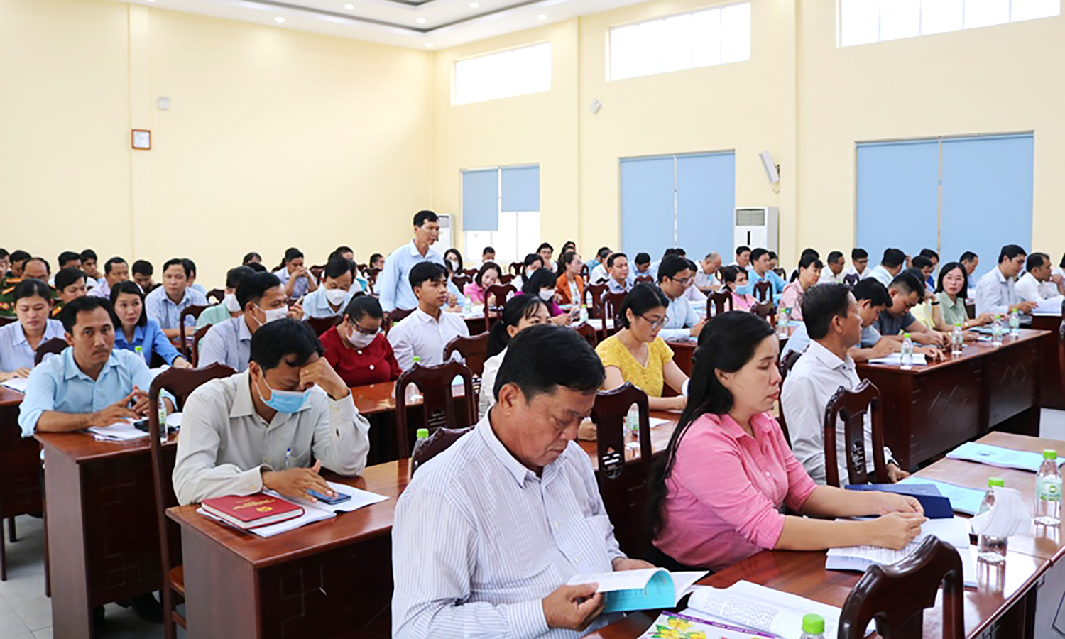 Tiêu chí đánh giá cán bộ, công chức, viên chức, người làm việc theo chế độ hợp đồng lao động