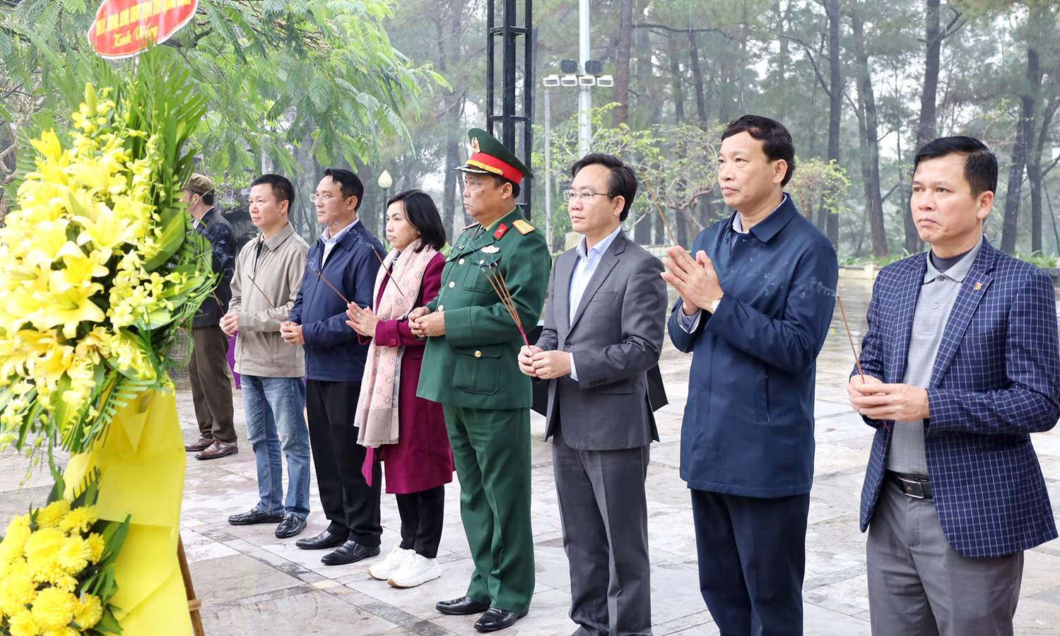 Lãnh đạo tỉnh viếng các Nghĩa trang liệt sỹ quốc gia ở Quảng Trị