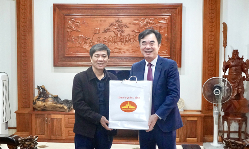 Lãnh đạo tỉnh thăm, chúc Tết các đồng chí nguyên lãnh đạo tỉnh