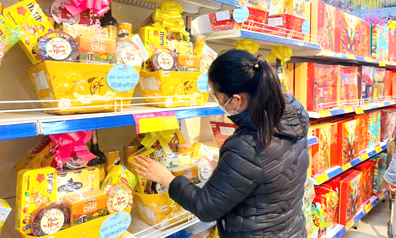 Sôi động thị trường hàng hóa dịp Tết Nguyên đán