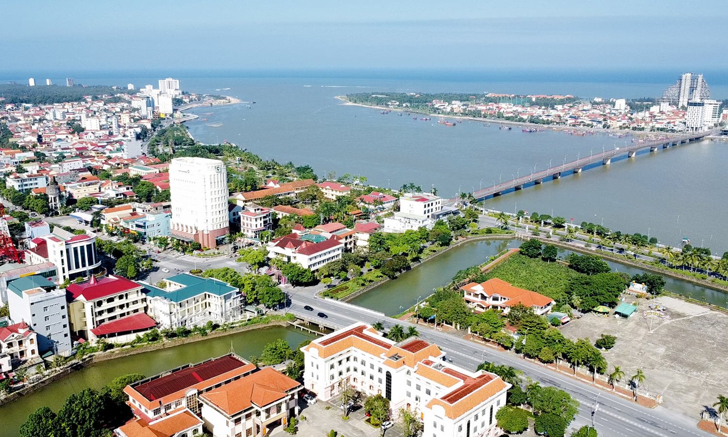 Cắt giảm, đơn giản hóa thủ tục hành chính, giảm phiền hà cho người dân, doanh nghiệp