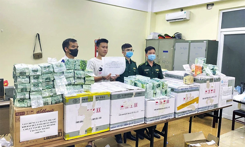 Cục Cảnh sát điều tra tội phạm về ma túy (Bộ Công an) đồng chủ trì, phối hợp Cục Phòng, chống ma túy và tội phạm (Bộ Tư lệnh Bộ đội Biên phòng) đấu tranh, phá đường dây vận chuyển ma túy từ Campuchia, Lào về Việt Nam.