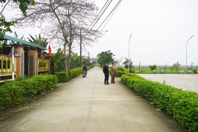 Đường giao thông “kiểu mẩu” ở thôn Xuân Lai, xã Xuân Thủy (Lệ Thủy).